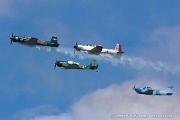 OG21_294 Trainers in formation